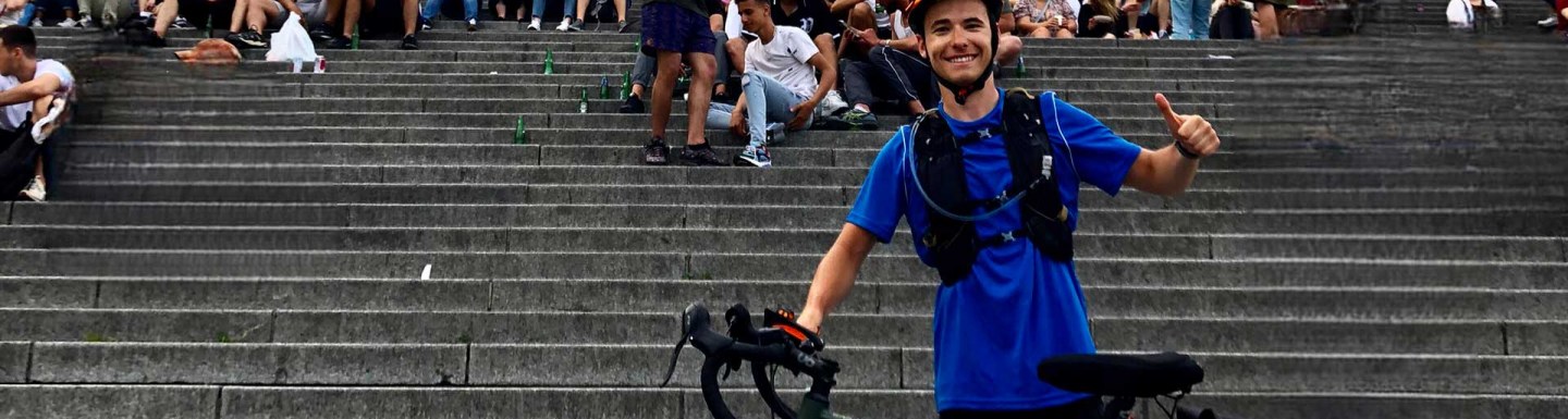 Matheo pris en photo lors de retour à paris à vélo