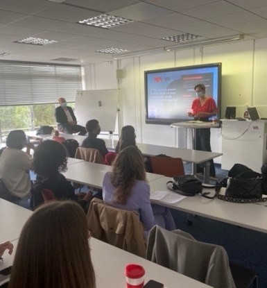 This riveting welcome speech from a renowned cybersecurity industry expert was the perfect kick-off for the emlyon’ students.