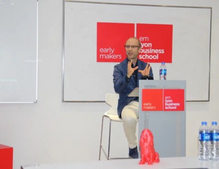 Siegmund Dukek, Managing Director of Leica in China presents the guiding brand management concepts of Leica to the MSc in High-End Brand Management students.