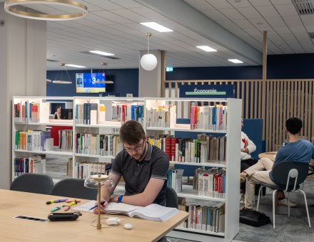 Photo bibliothèque Gerland