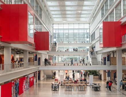emlyon business school Campus in Lyon France