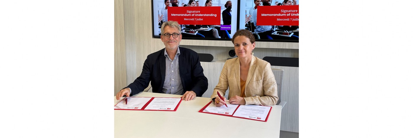 Cette convention marque une première collaboration d’emlyon business school et de l’ENS de Lyon.