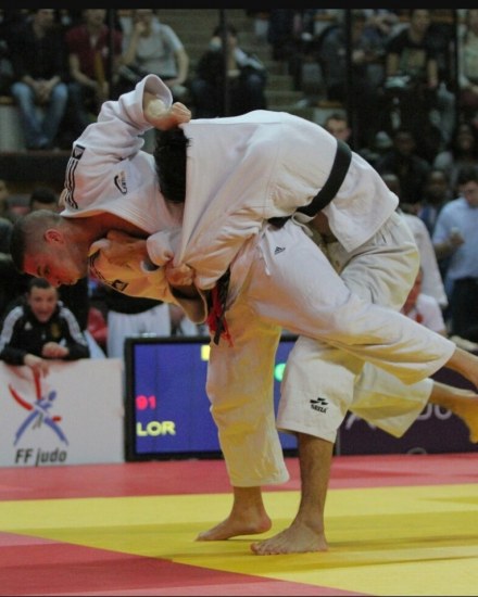 Mehdi (MSc in Strategy & Consulting student at emlyon) was always into sports; he developed a great resilience and a strong combative temperament.